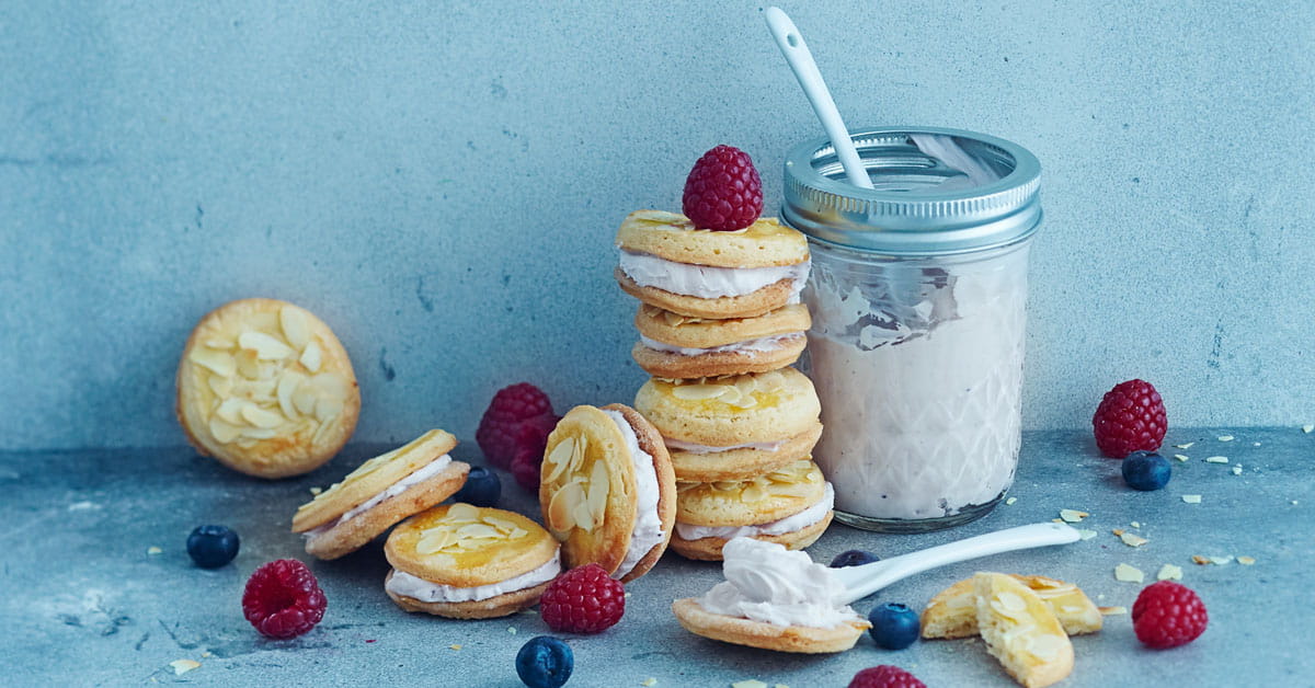 recipe image TÄYTEKEKSIT KUNINGATARTÄYTTEELLÄ